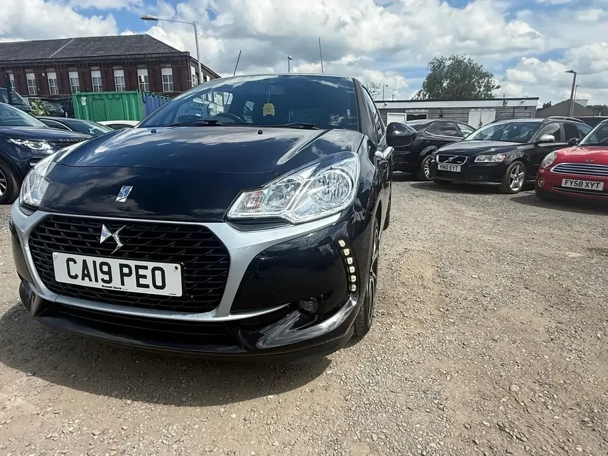 Used DS Automobiles DS3 Connected Chic 2019 Black Hatchback