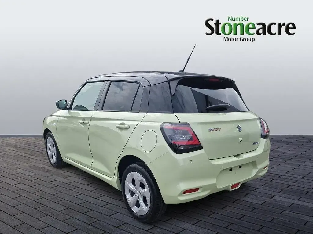 New Suzuki Swift 82 HP (60 kW) 2026 Multicolour Hatchback