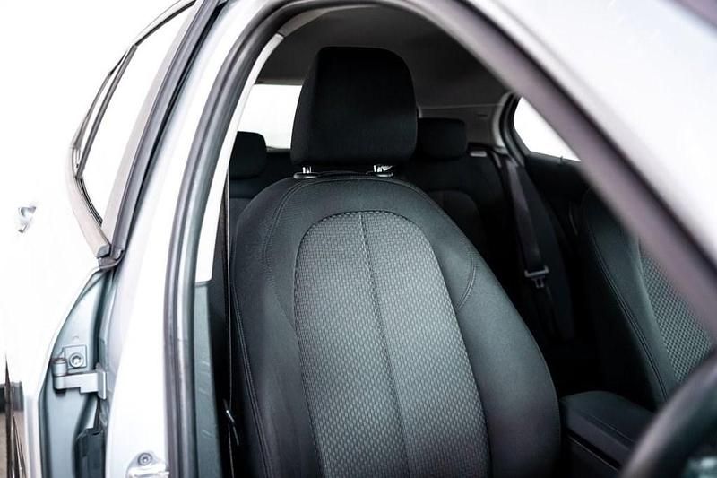 Used BMW 116 Comfort Edition 116 HP (85 kW) 2021 Silver Hatchback