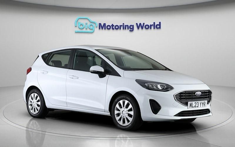 Usado Ford Fiesta Trend 101 HP (74 kW) 2022 Branco Citadino