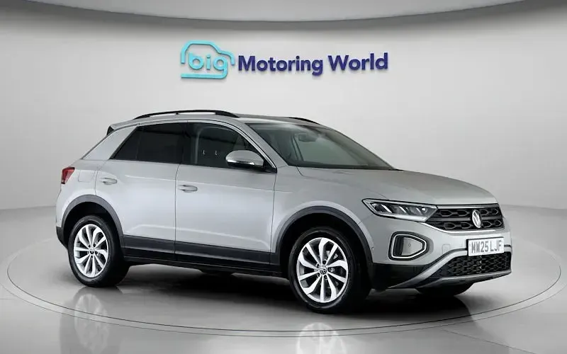 Usado VW T-Roc Match 116 HP (85 kW) 2025 Cinzento SUV