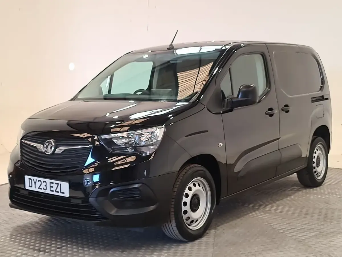 Used Vauxhall Combo 100 HP (73 kW) 2023 Black MPV