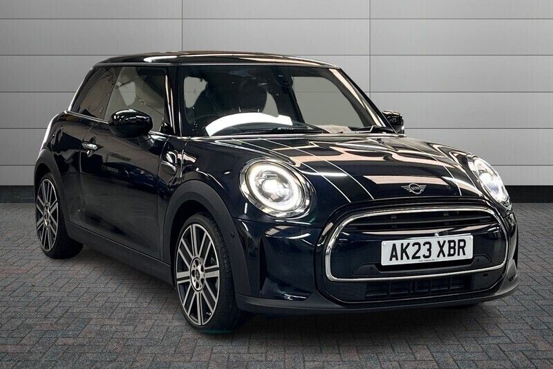 Black Used 2023 Mini Cooper Exclusive Hatchback | £22,995 (Fair price) - Image 1/4