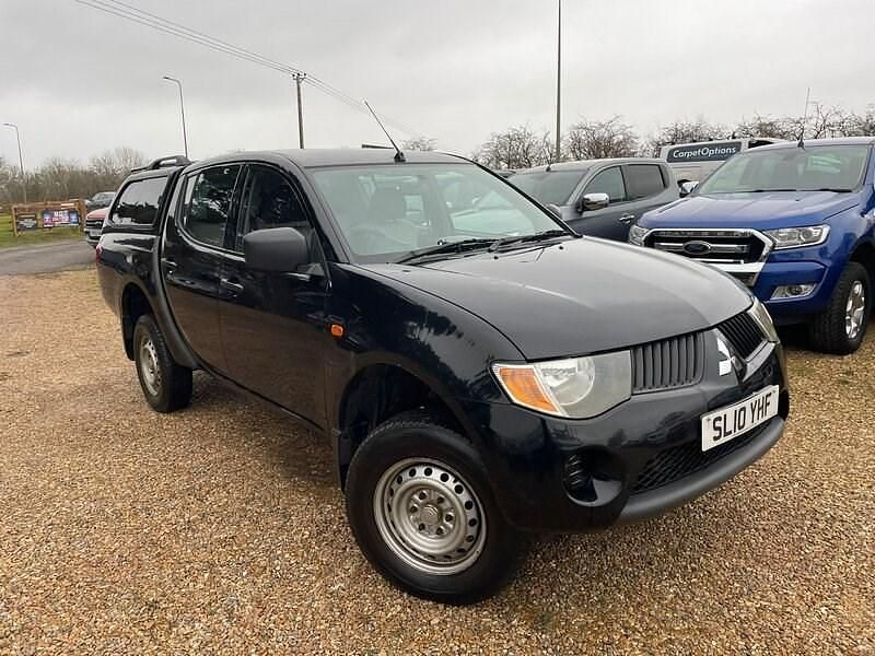 Usado Mitsubishi L200 134 HP (98 kW) 2010 Preto Pickup