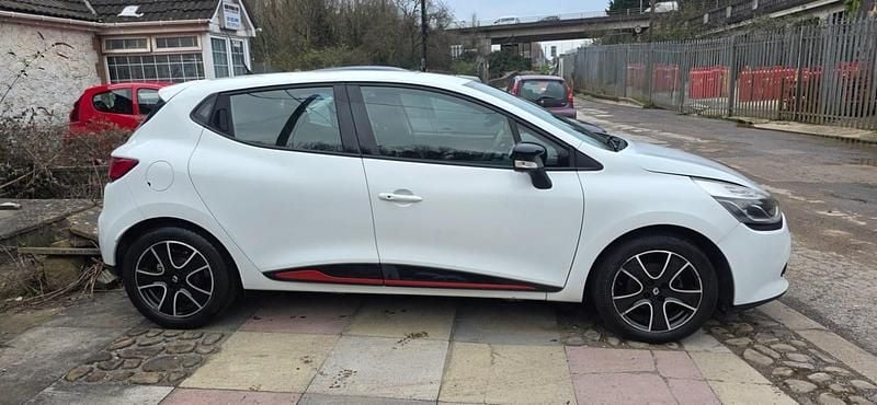Used Renault Clio IV Dynamique 2015 White Hatchback