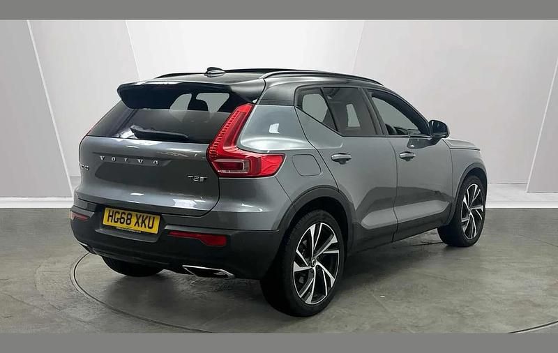 Used Volvo XC40 R-Design 244 HP (179 kW) 2018 Grey SUV