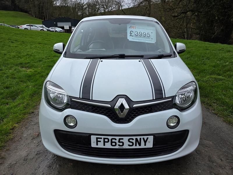 Used Renault Twingo Play 70 HP (51 kW) 2015 White Hatchback
