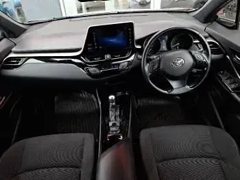 Used Toyota C-HR Design 122 HP (89 kW) 2018 Silver SUV