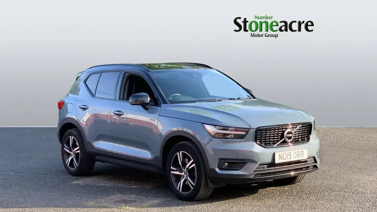 Used Volvo XC40 R-Design 190 HP (139 kW) 2019 SUV