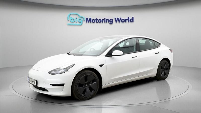 Used Tesla Model 3 Standard Range 180 kW (245 HP) 2021 White Sedan