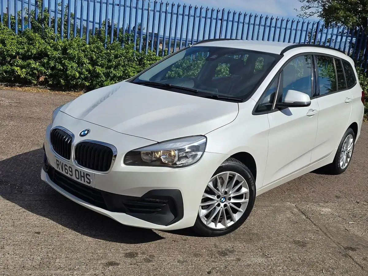 Used BMW 218 Sport Line 2019 White Estate