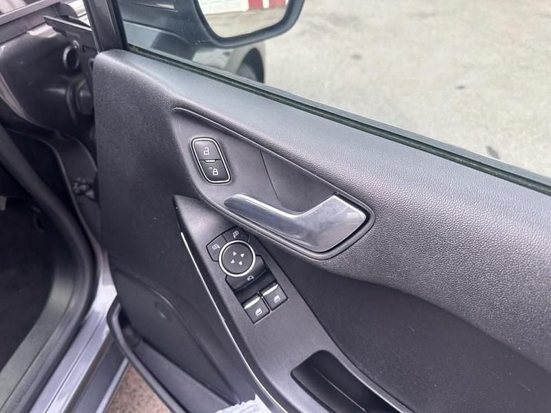 Used Ford Fiesta Titanium 100 HP (73 kW) 2017 Grey Hatchback