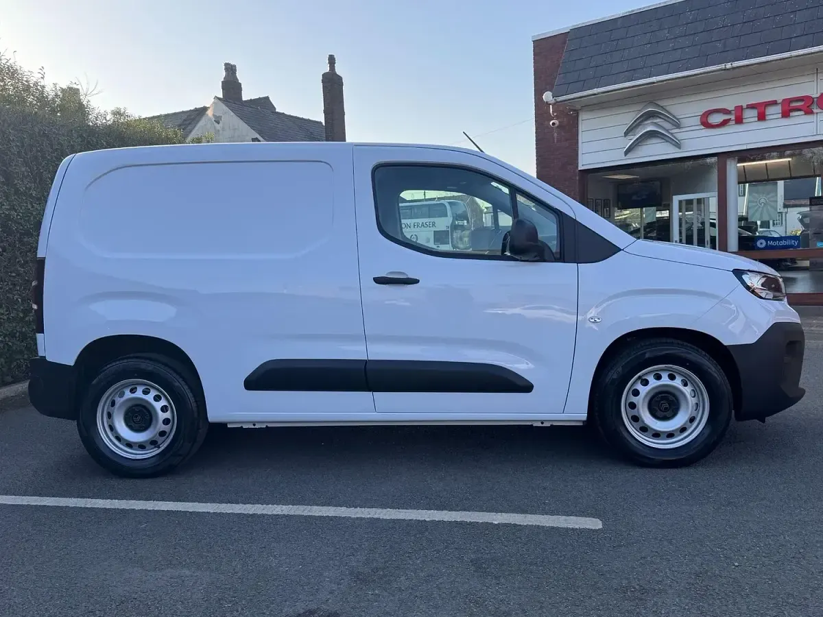 New Citroën Berlingo 98 kW (134 HP) 2025 White MPV