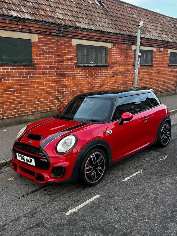 Used Mini John Cooper Works Hatch 231 HP (169 kW) 2016 Red Hatchback