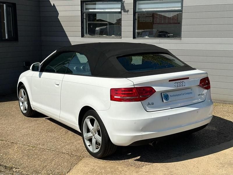 Begagnad Audi A3 Cabriolet 105 HK (77 kW) 2010 Vit Cab