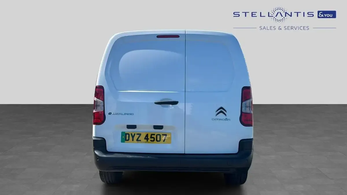 Used Citroën Berlingo 98 kW (134 HP) 2025 White MPV