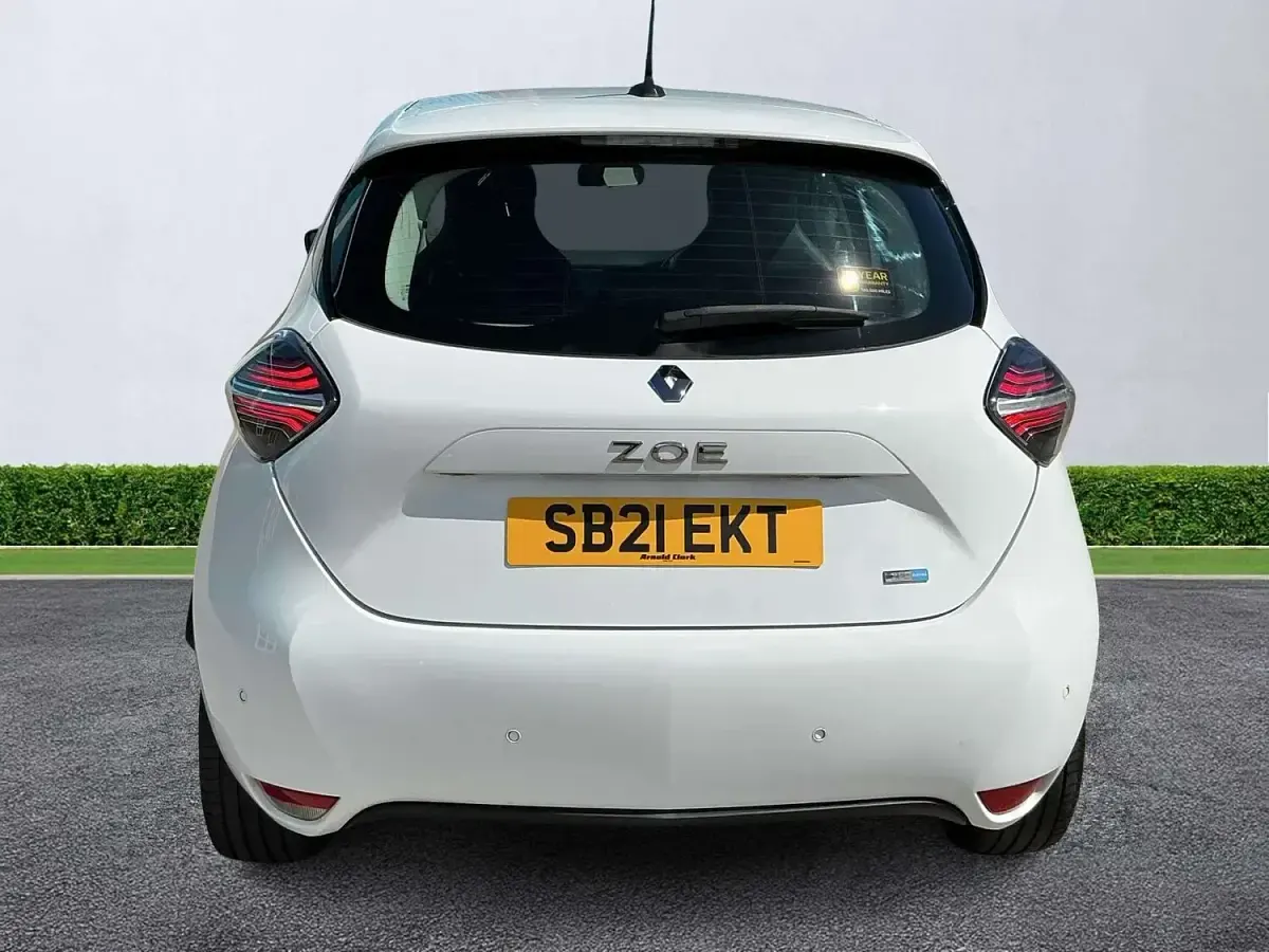 Used Renault Zoe Iconic 100 kW (136 HP) 2021 White  Hatchback