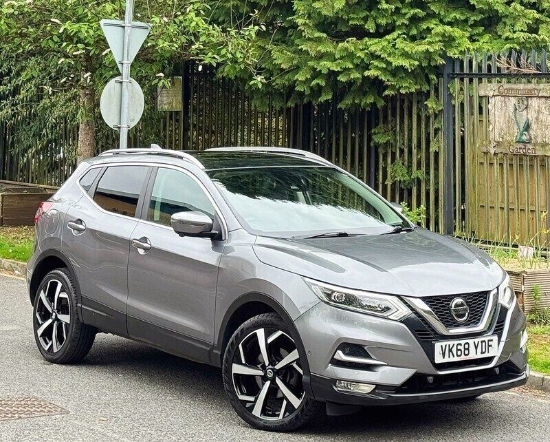 Grey Used 2018 Nissan Qashqai Tekna SUV | £9,895 (Fair price) - Image 1/4