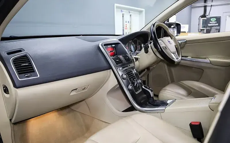 Used Volvo XC60 SE Lux 190 HP (139 kW) 2016 Blue SUV