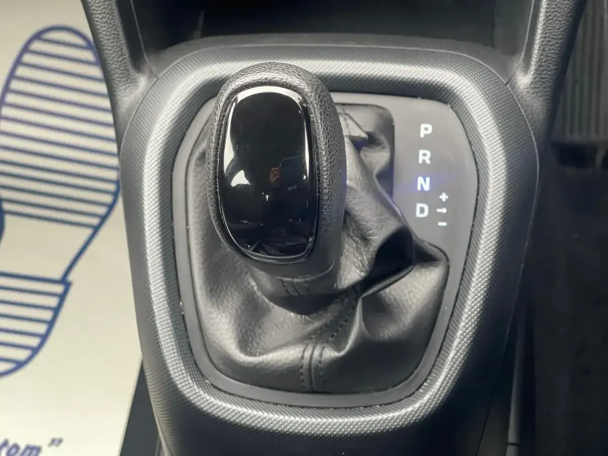 Begagnad Hyundai i10 SE 87 HK (63 kW) 2017 Röd Halvkombi