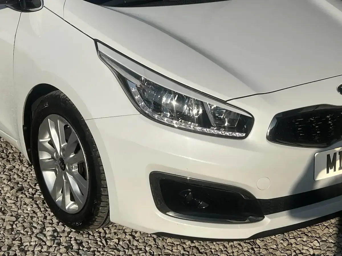 Used Kia Ceed 136 HP (100 kW) 2016 White Hatchback