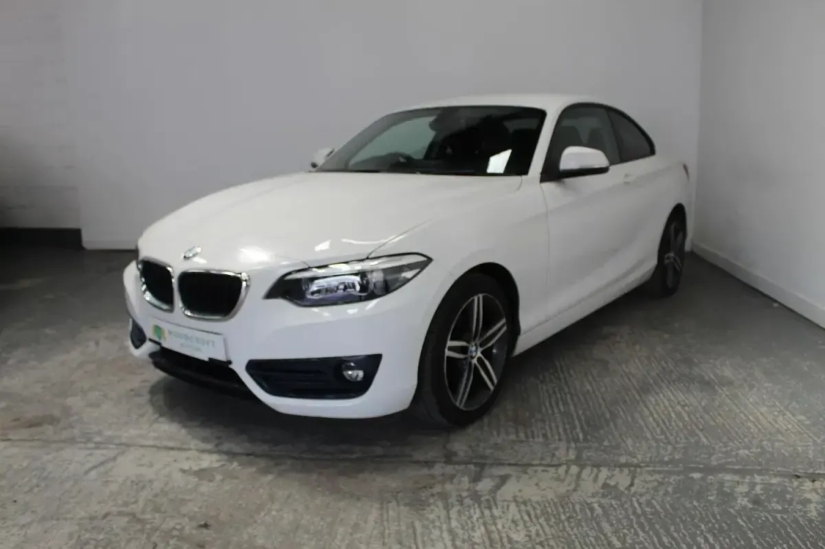 Used BMW 218 Sport Line 2018 White Coupe