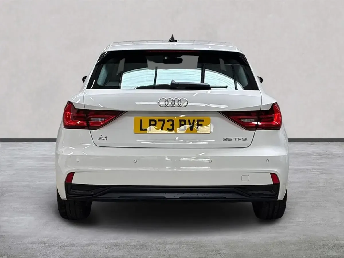 Usado Audi A1 Sportback Sport 95 HP (69 kW) 2024 Branco Citadino