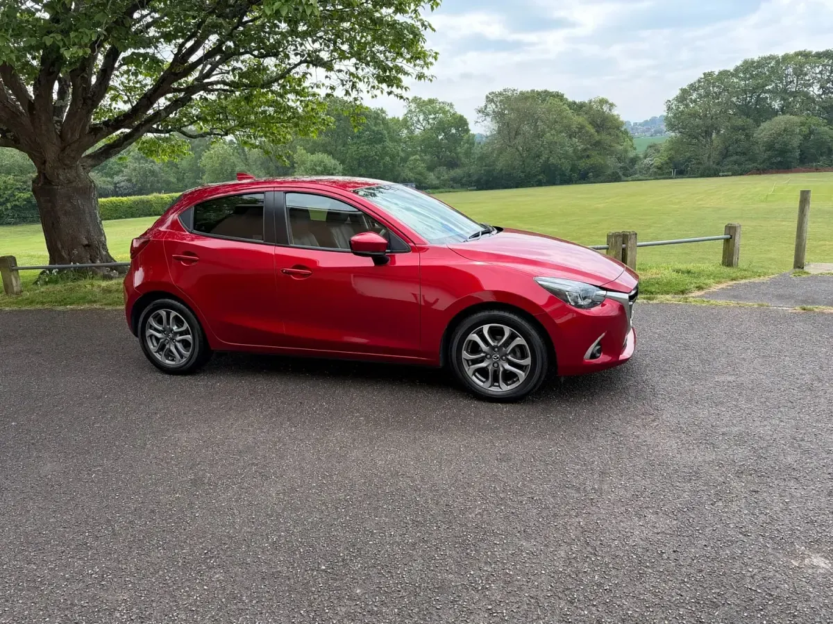 Usado Mazda 2 Inclusive 2019 Vermelho Citadino