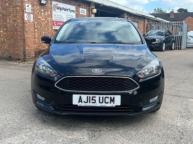 Used Ford Focus Zetec 125 HP (91 kW) 2015 Black Hatchback