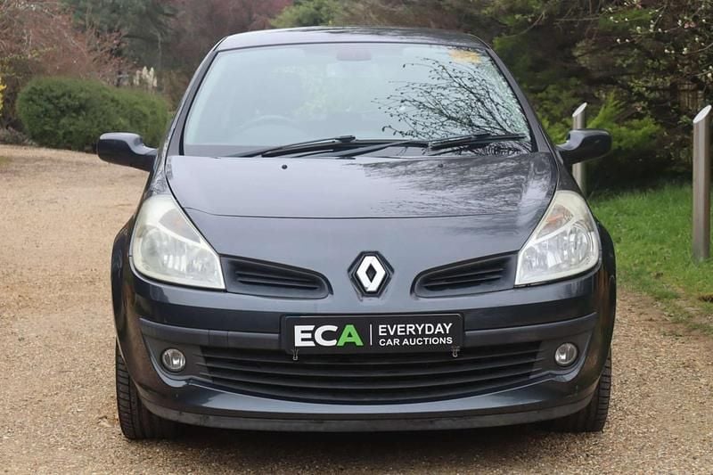 Used Renault Clio II Dynamique 2008 Grey Hatchback
