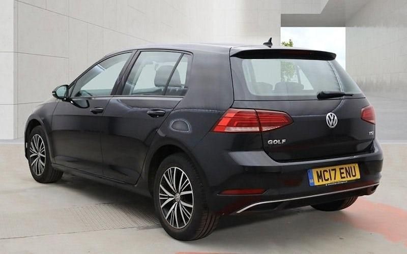 Used VW Golf VII SE 125 HP (91 kW) 2017 Black Hatchback