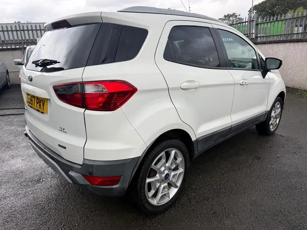 Used Ford Ecosport Titanium 2017 White SUV