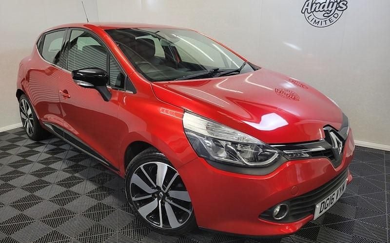 Used Renault Clio IV Dynamique 90 HP (66 kW) 2016 Red Hatchback