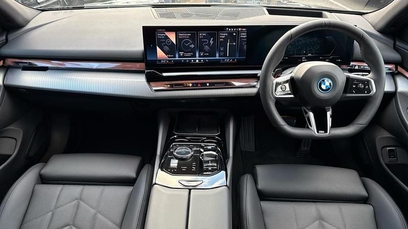 Used BMW i5 M Sport 246 kW (335 HP) 2025 Black Estate