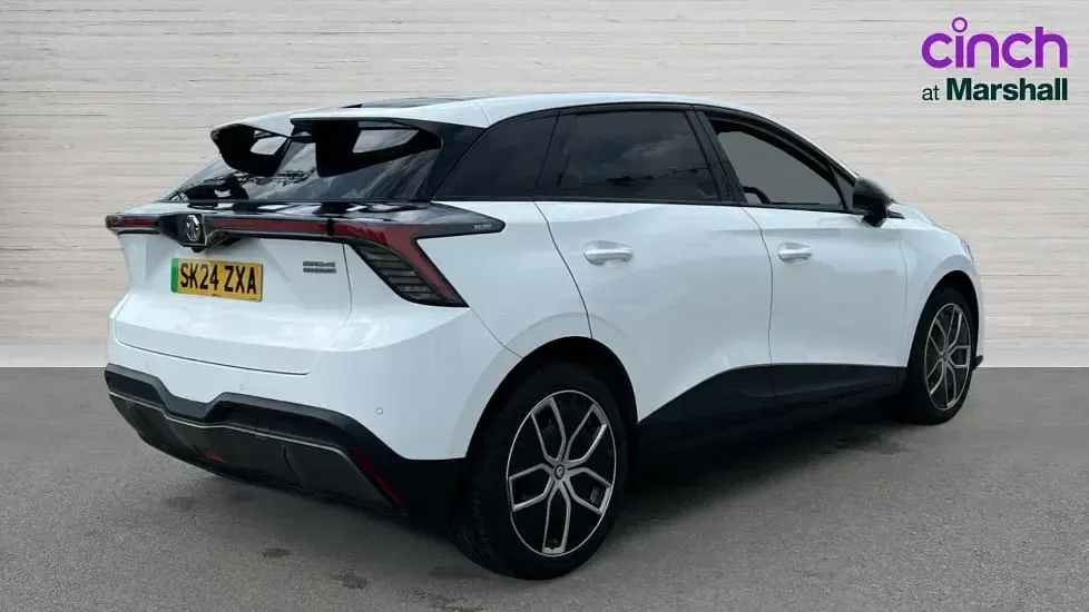 Used MG MG4 EV Trophy 180 kW (245 HP) 2024 White Hatchback