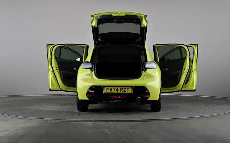 Used Peugeot 208 GT 102 HP (75 kW) 2024 Yellow Hatchback