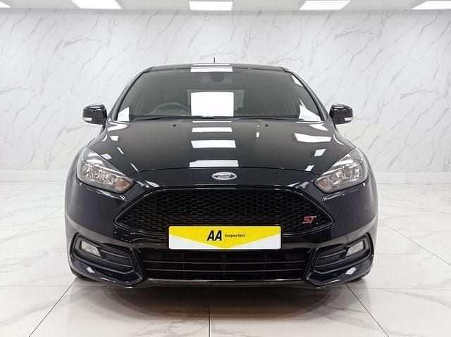 Used Ford Focus ST 250 HP (183 kW) 2018 Black Hatchback
