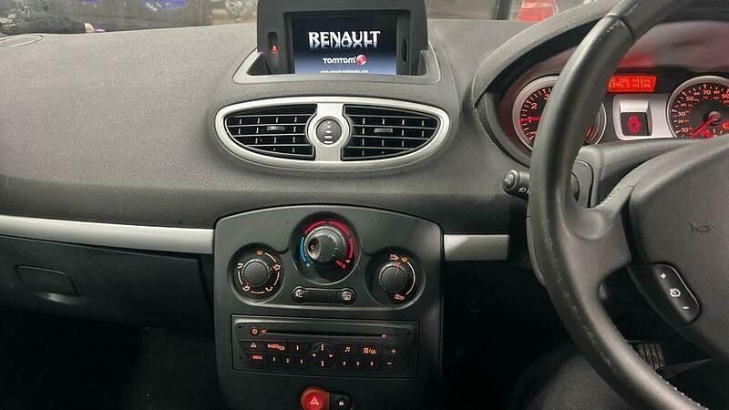 Used Renault Clio II Dynamique 2011 Grey Hatchback