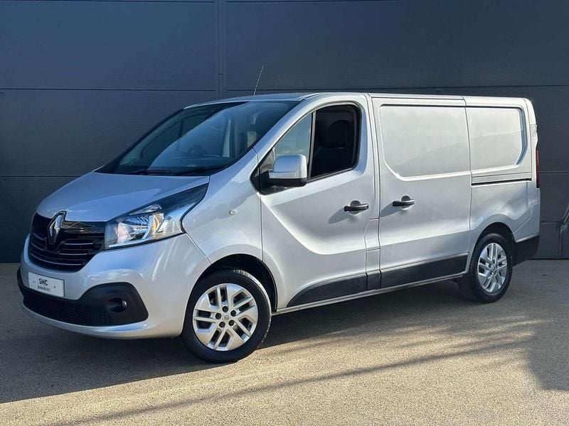 Used Renault Trafic 2019 Silver MPV