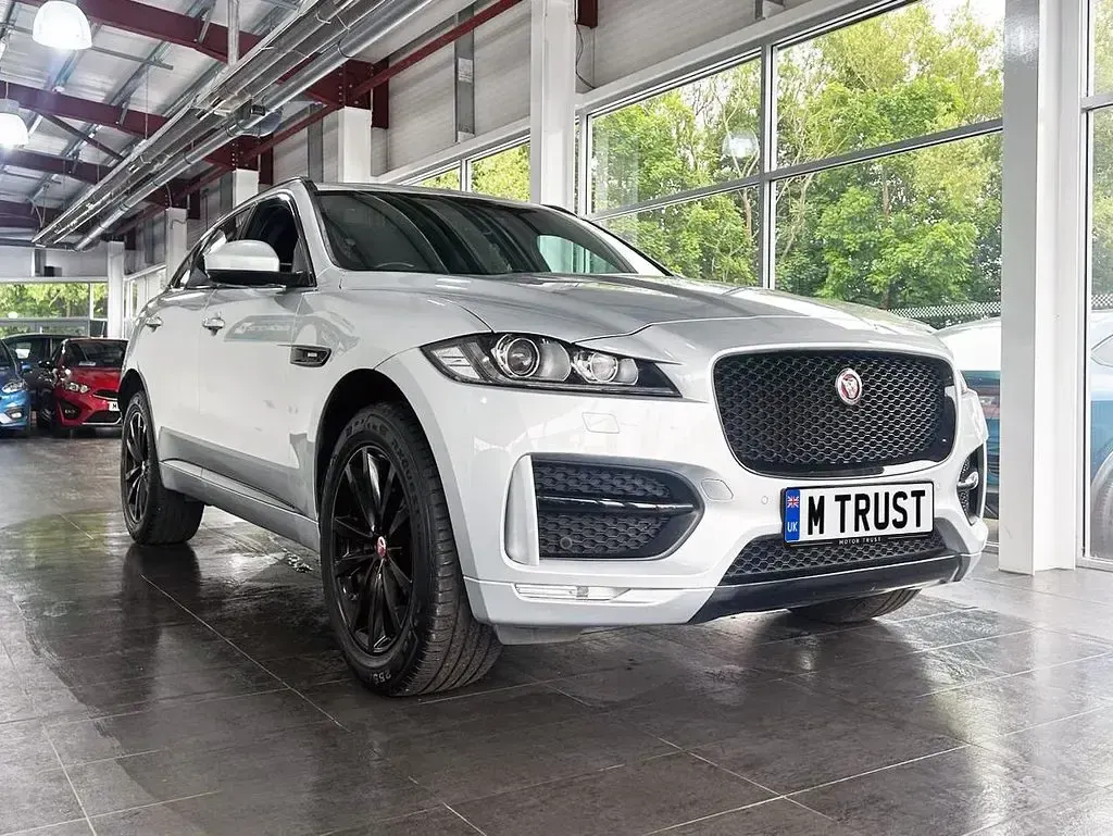 Used Jaguar F-Pace R-Sport 240 HP (176 kW) 2019 Silver SUV