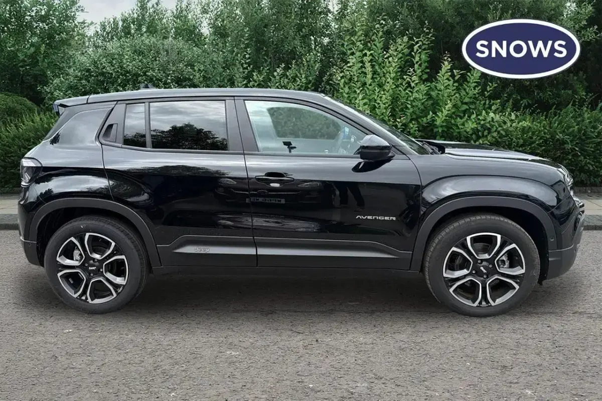 Ny Jeep Avenger Summit 100 HK (73 kW) 2025 Svart SUV