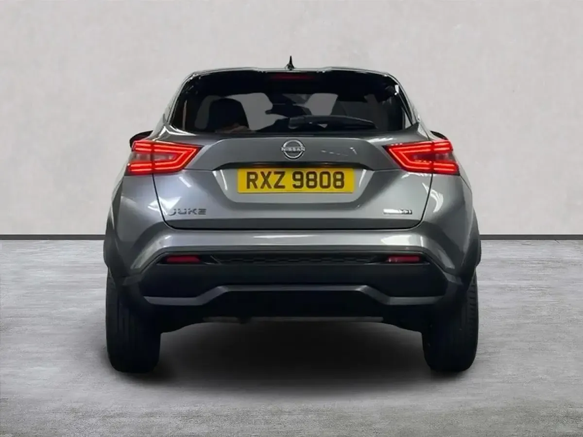 Used Nissan Juke N-Connecta 143 HP (105 kW) 2023 Grey SUV