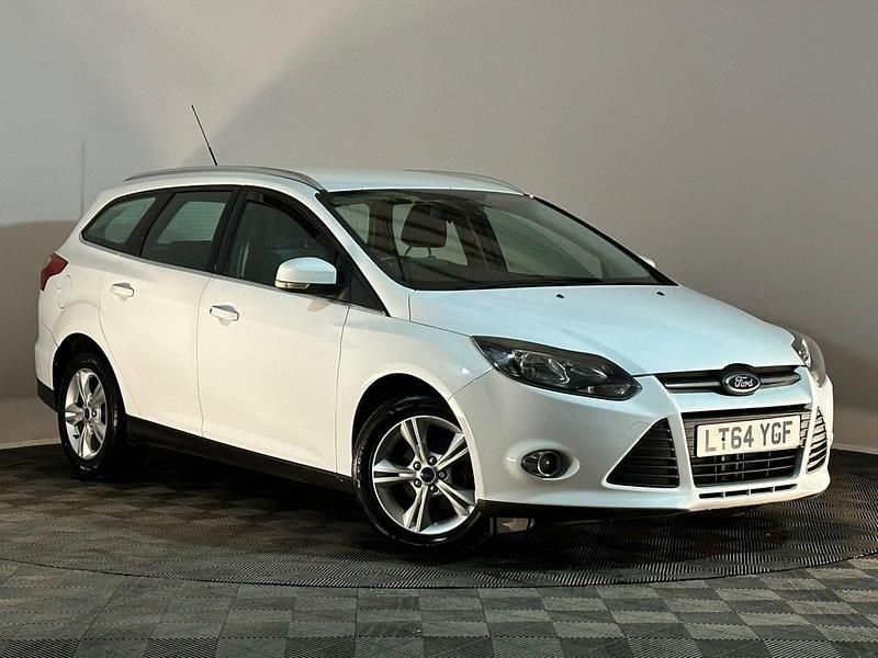 Used Ford Focus Zetec 115 HP (84 kW) 2014 White Estate