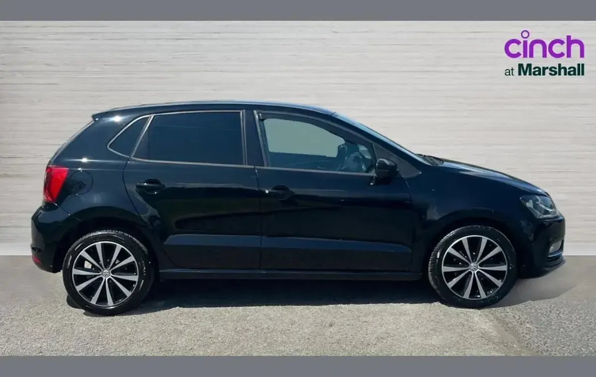 Used VW Polo Match 60 HP (44 kW) 2017 Black Hatchback