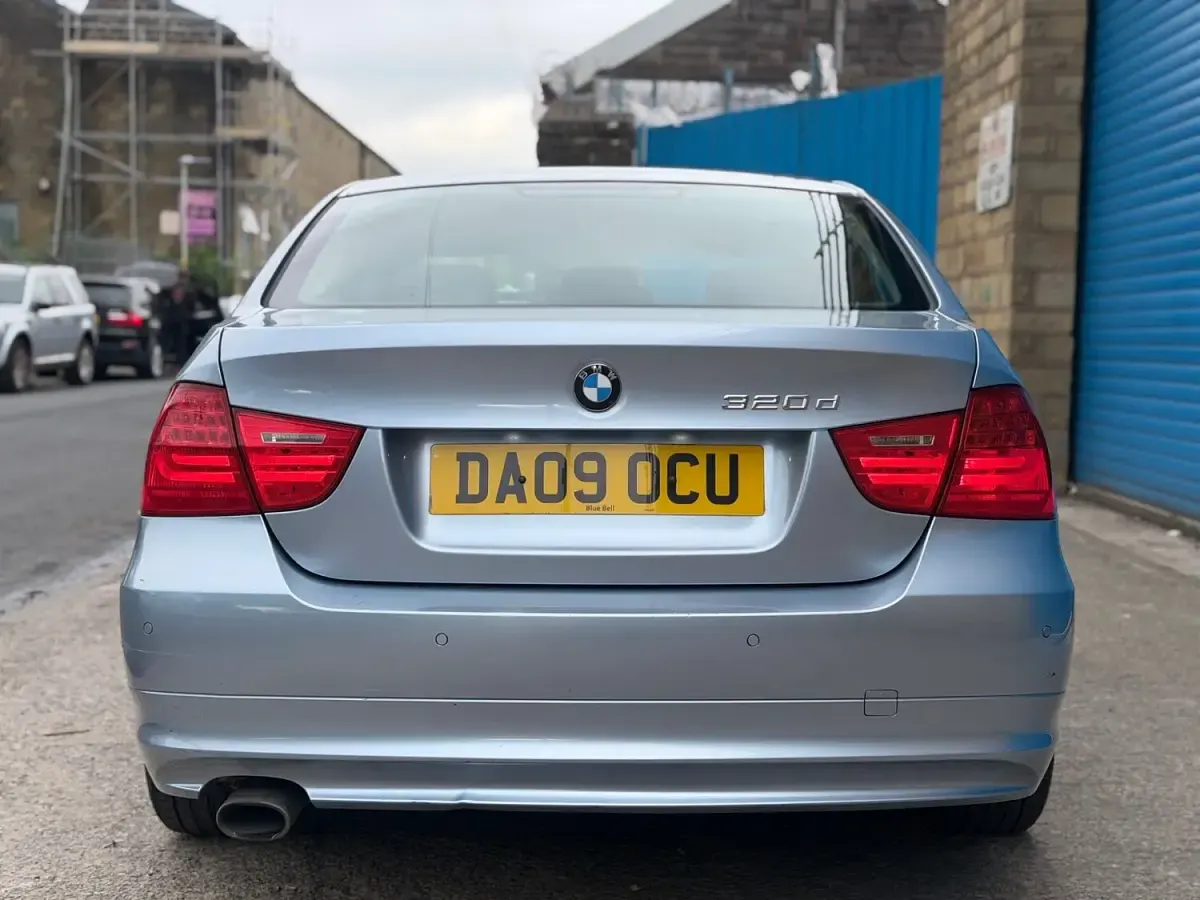 Used BMW 320 Impressive 177 HP (130 kW) 2009 Blue Sedan