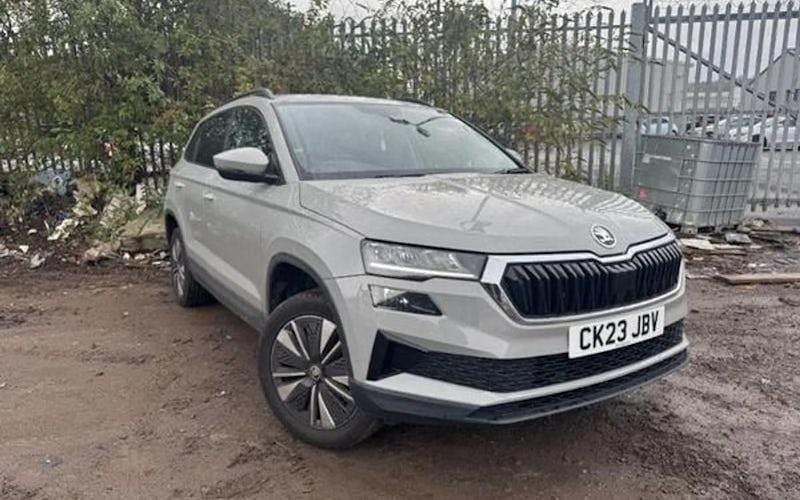 Used 2024 Skoda Karoq SE Drive SUV | £15,099 (Good price) - Image 1/1