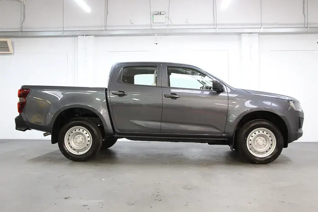 New Isuzu D-Max 2025 Grey Pickup