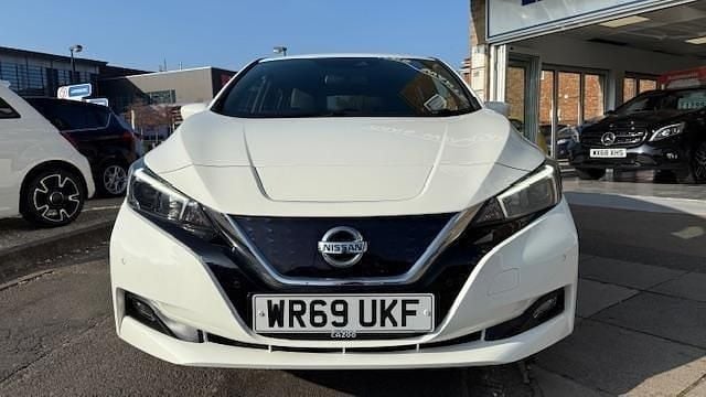 Used Nissan Leaf N-Connecta 110 kW (150 HP) 2019 Arctic white Hatchback