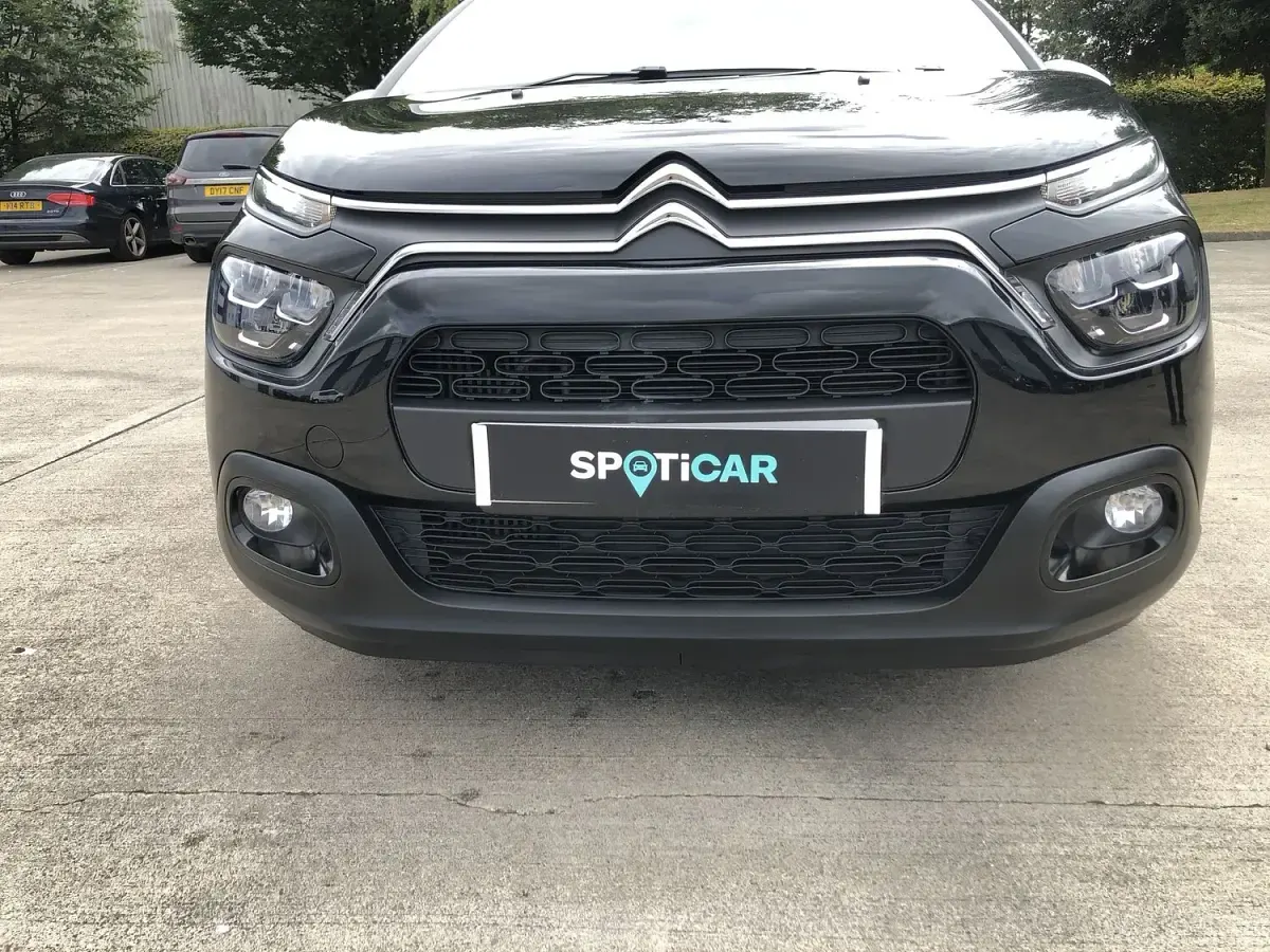 Used Citroën C3 PureTech 108 HP (79 kW) 2024 Black Hatchback