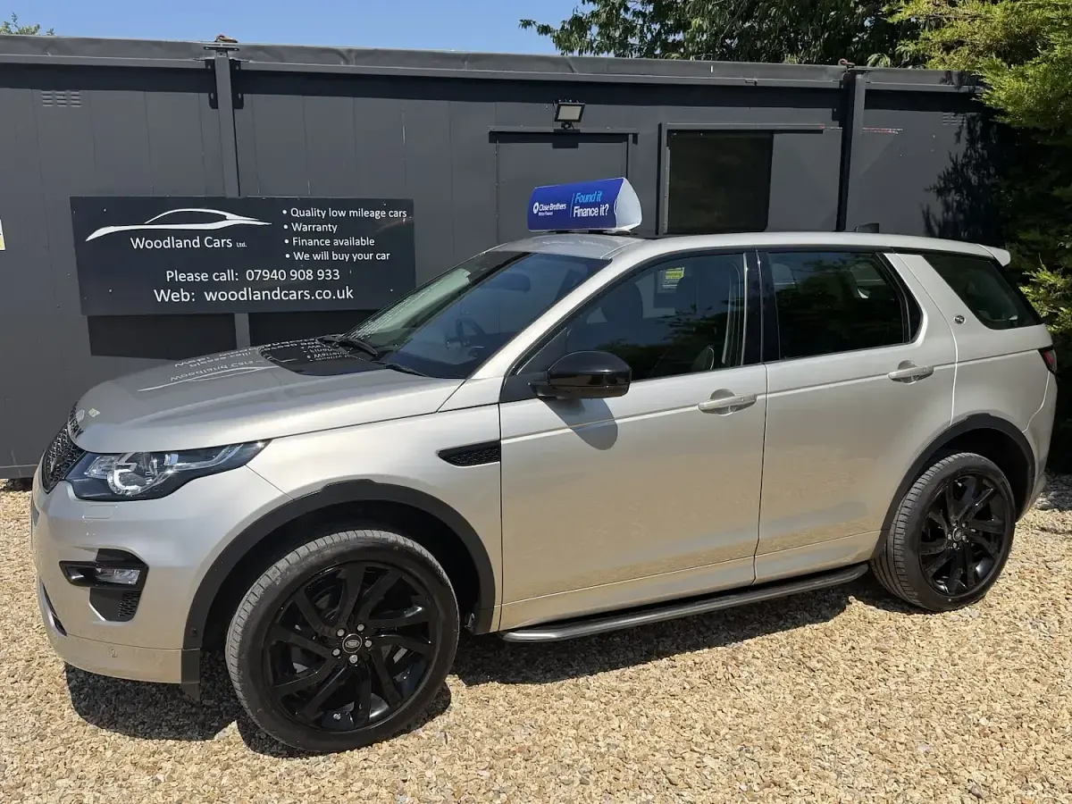 Used Land Rover Discovery Sport HSE Dynamic 180 HP (132 kW) 2017 Gold SUV